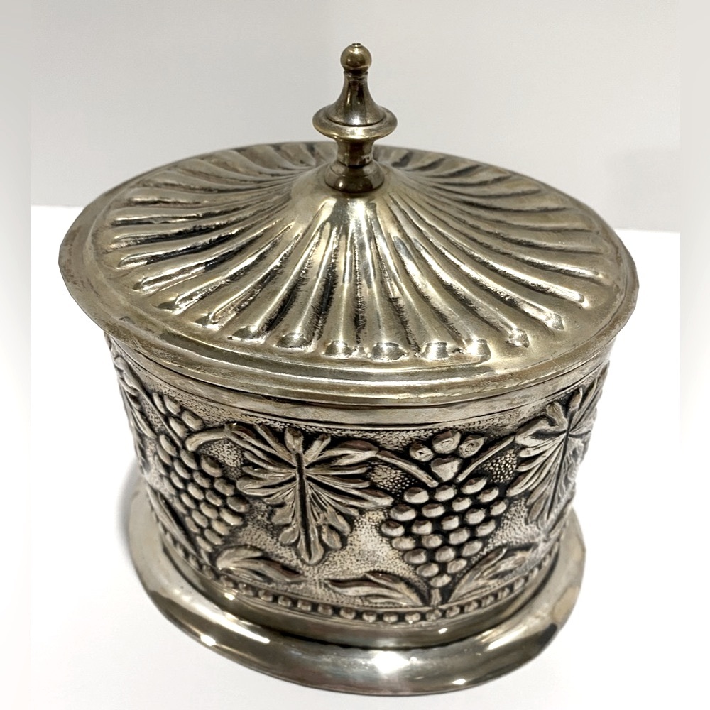 VTG Silver Plate Metal Biscuit Jar Trinket Dish Tea Caddy Lidded Grapes India
